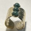 Bague dorée avec 3 pierres en jaspe vert - Céleste – Image 2