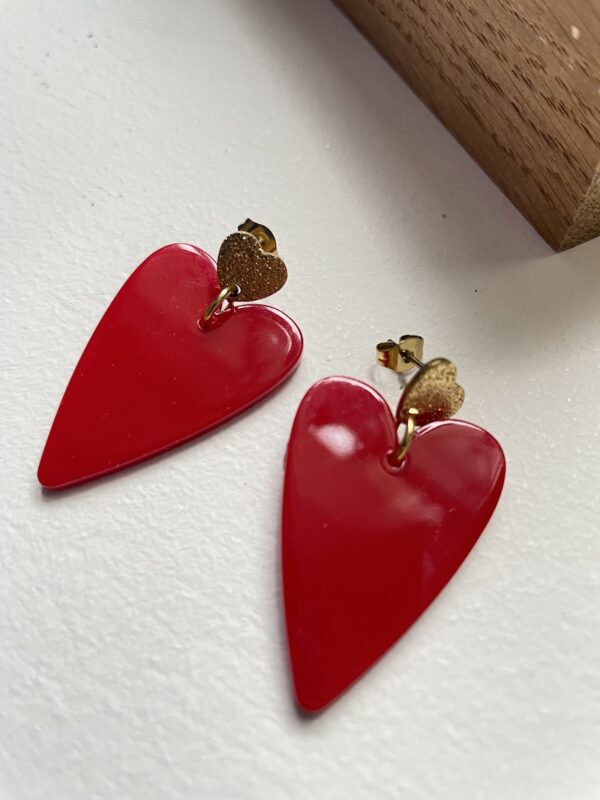 boucles d'oreilles coeur rouge en acrylique