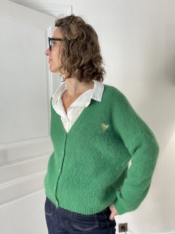 gilet vert et coeur doré brodé