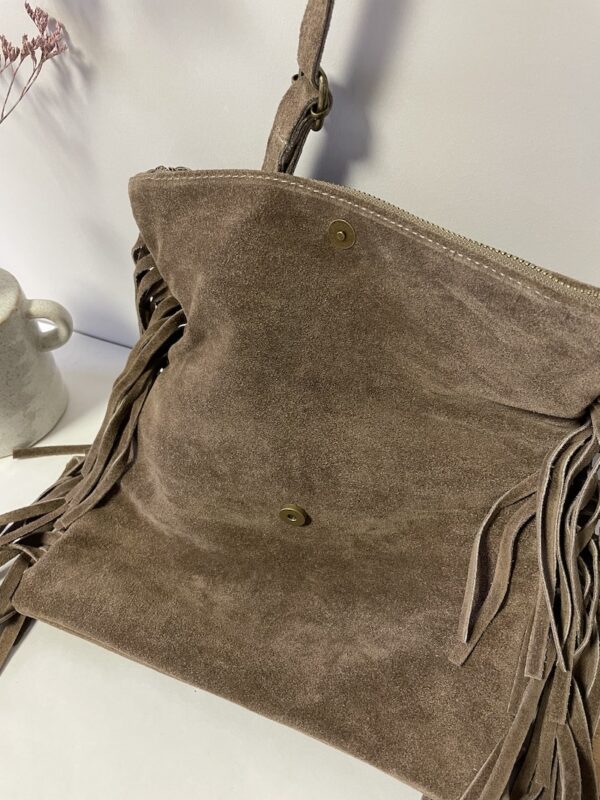 sac en cuir taupe et franges