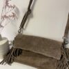 sac en cuir taupe et franges