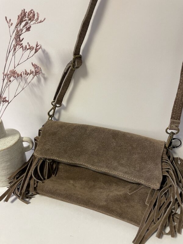 sac en cuir taupe et franges