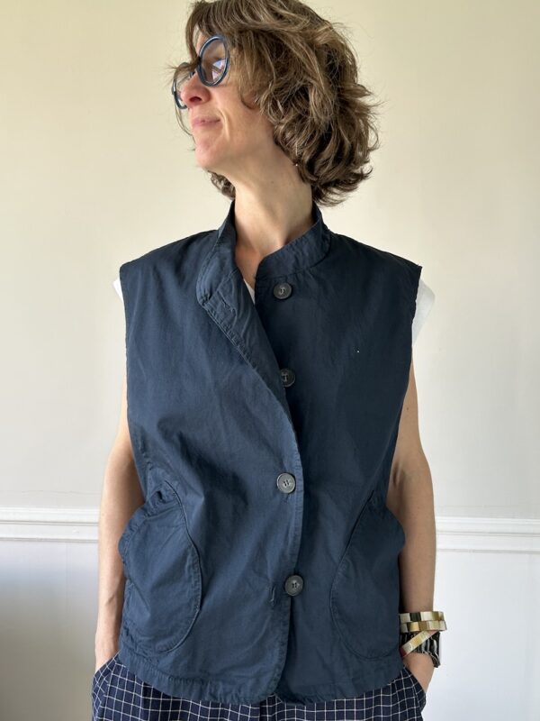 veste sans manches bleu marine Johanna paris