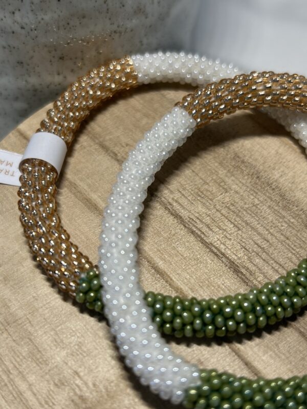 bracelet nepalais vert blanc crème