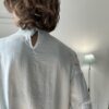 chemisier blanc, manches longues et dentelle