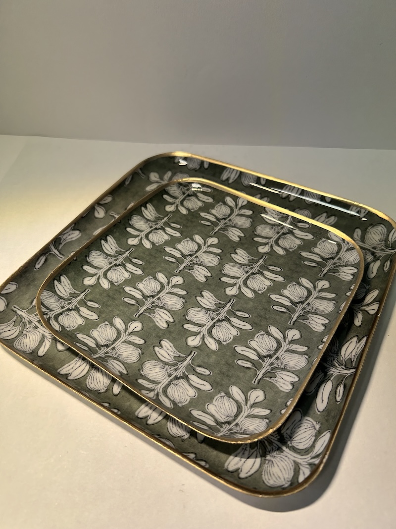 Plateau Carré Émaillé Vert – Maison Lilo