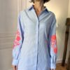 robe chemise rayée bleue et broderie