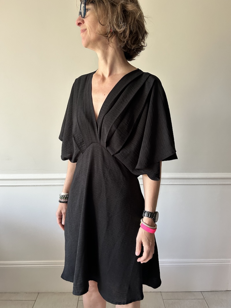 Robe Courte de Cérémonie – Décolleté Féminin | 2 Couleurs