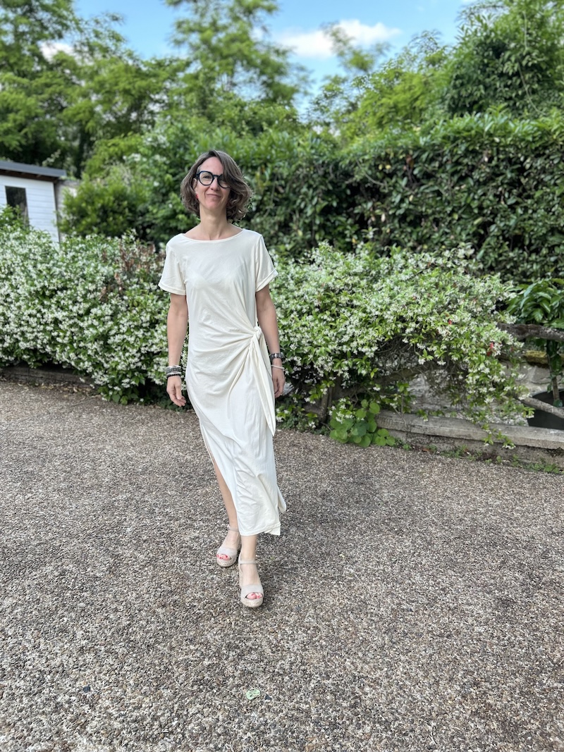 Robe T-Shirt Longue Écru – Noeud | Johanna Paris