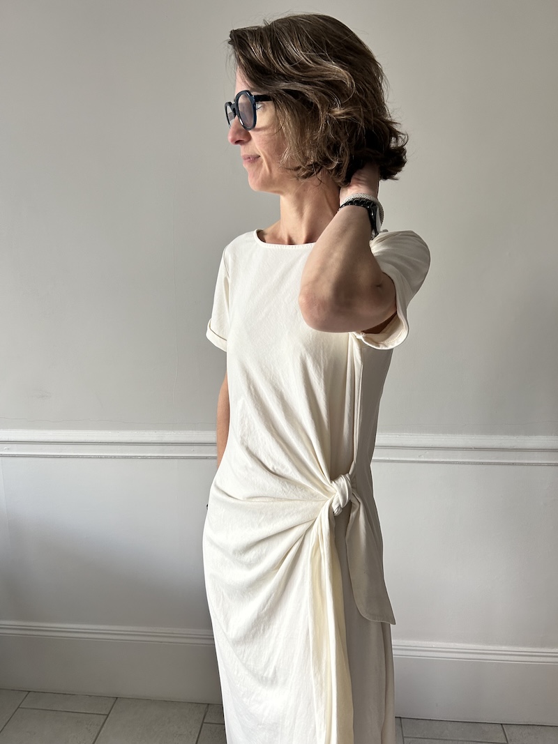 Robe T-Shirt Longue Écru – Noeud | Johanna Paris