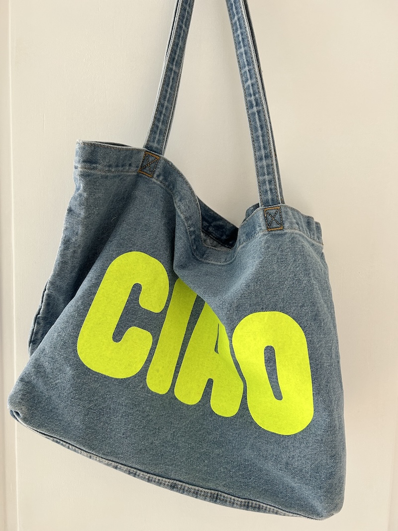 Tote Bag en Jean “CIAO” – Fluo & Fonctionnel