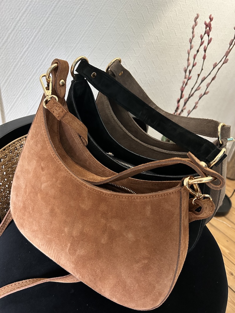 Sac en cuir femme – taupe, camel ou noir – porté main ou bandoulière