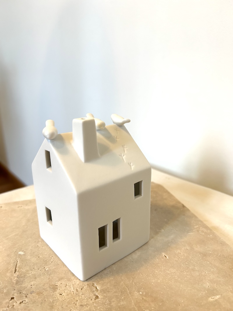 Maison photophore en porcelaine blanche  – RÄDER, décoration lumineuse