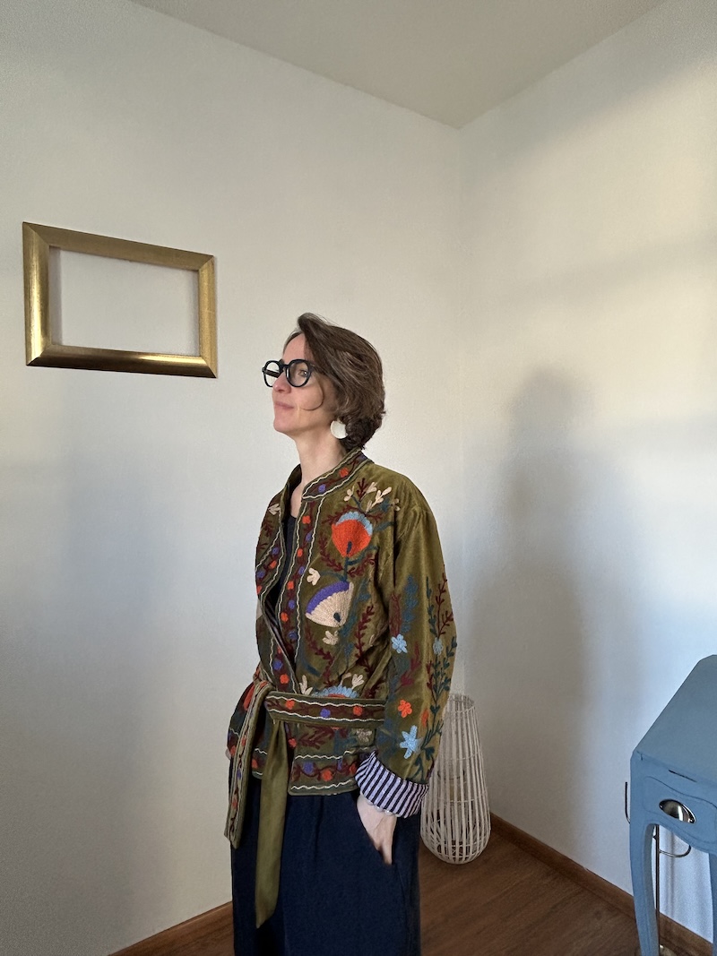 Veste Kimono en Velours Brodé – Johanna Paris – Taille Unique 36-42 – 3 Couleurs