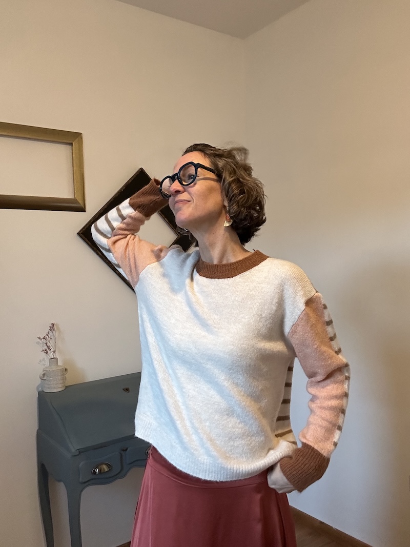 Pull Johanna Paris bicolore écru et camel – Asymétrique – Taille unique 36-40