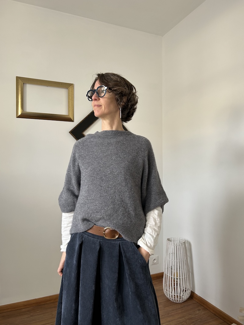 pull sans manches gris