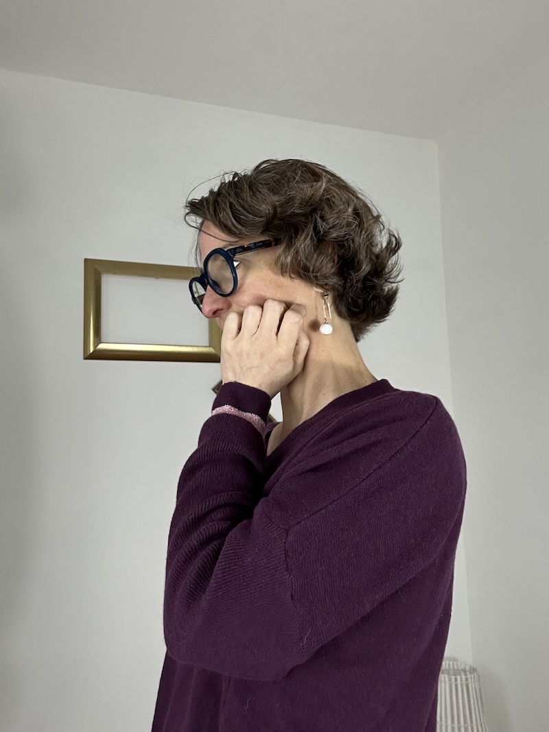 pull prune et liseré rose poudre