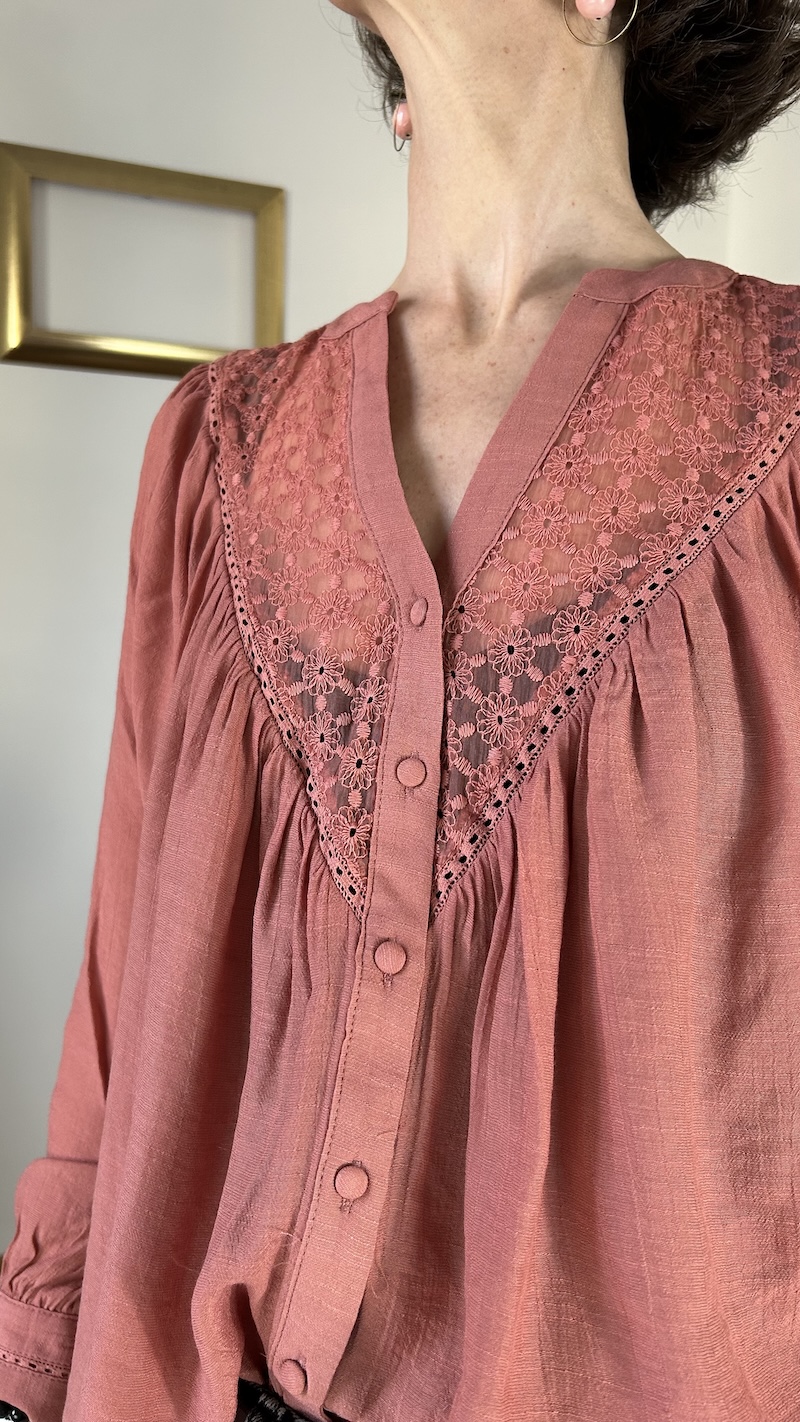 Blouse tunique vieux rose en broderie anglaise – Manches longues – Y’COO