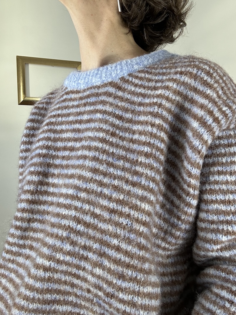Pull bicolore femme marron et bleu – Taille unique petite – In April 1986