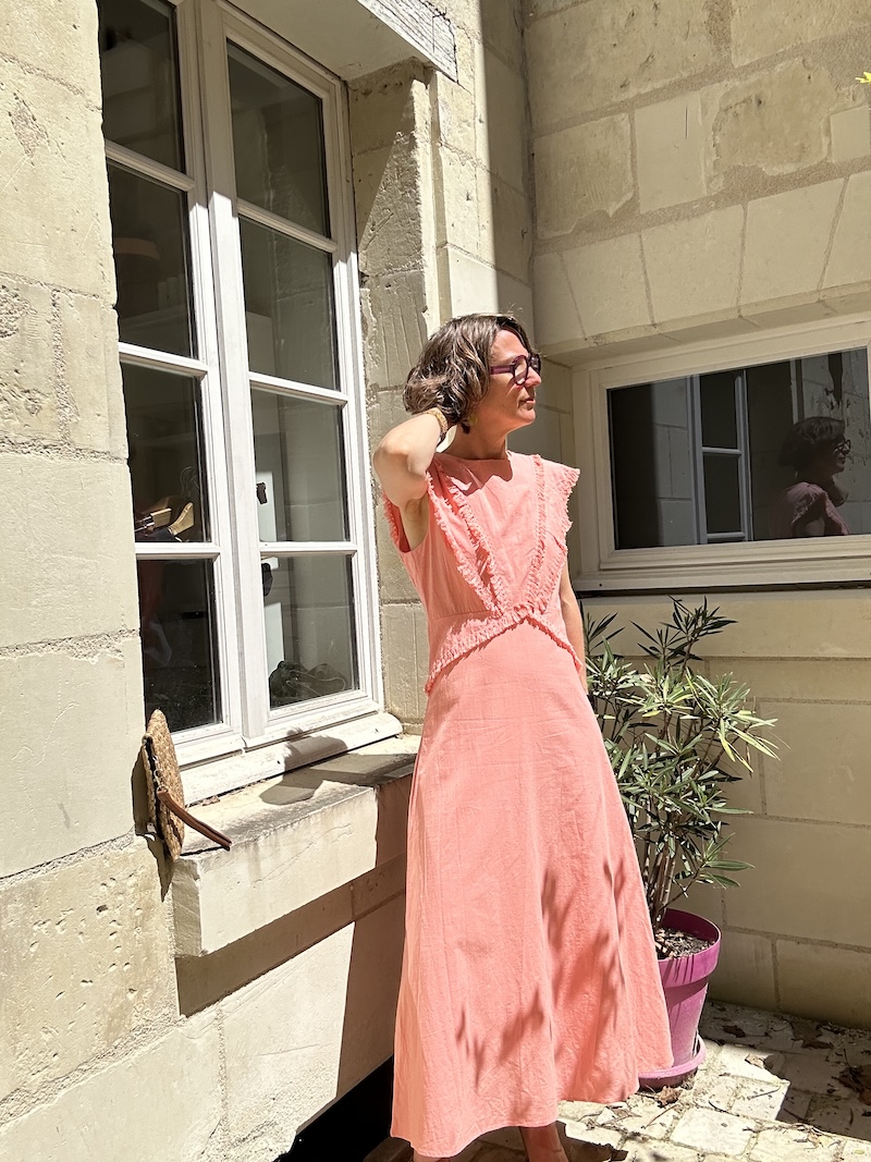 Robe longue bohème pêche femme en lin et coton – Volants pompons – Tailles S, M, L