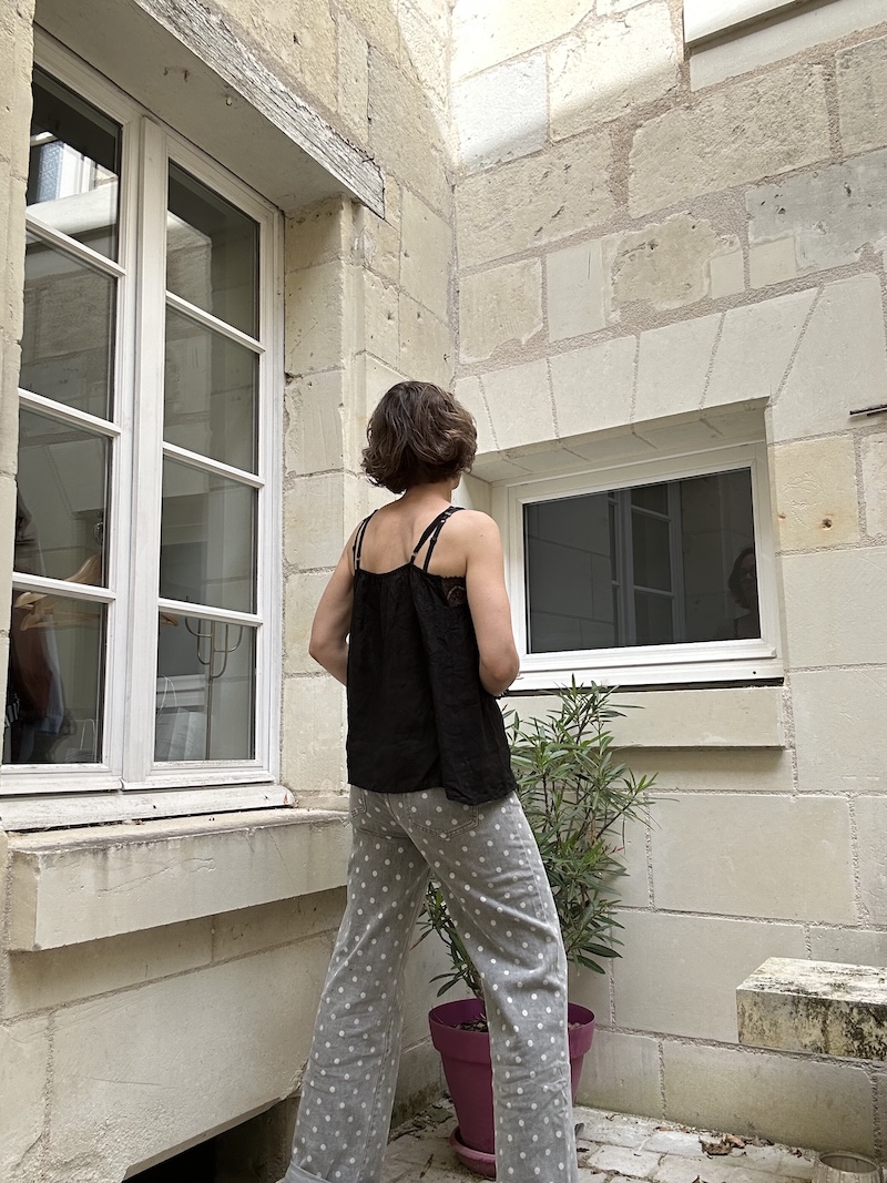 jean gris à pois blancs