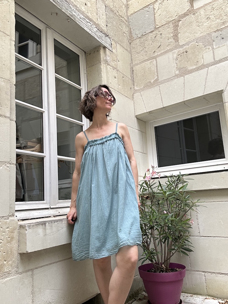 Robe courte femme en coton doublée – Fines bretelles – Olive, noire ou céladon