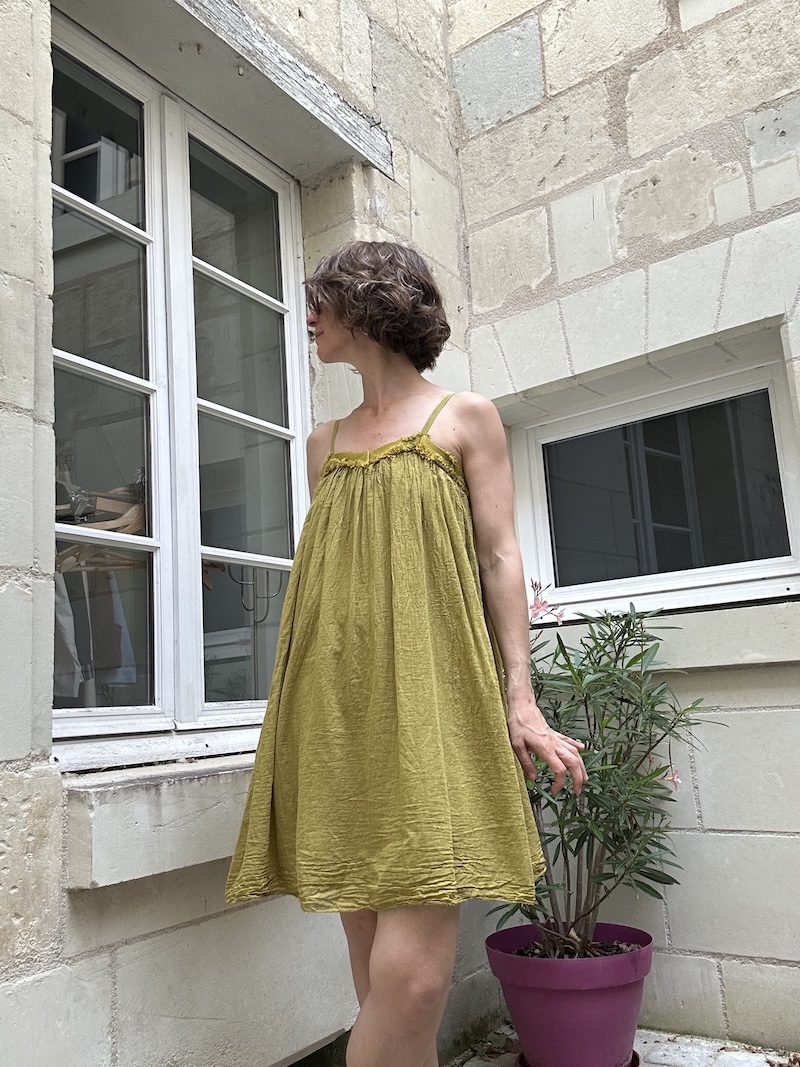 Robe courte femme en coton doublée – Fines bretelles – Olive, noire ou céladon