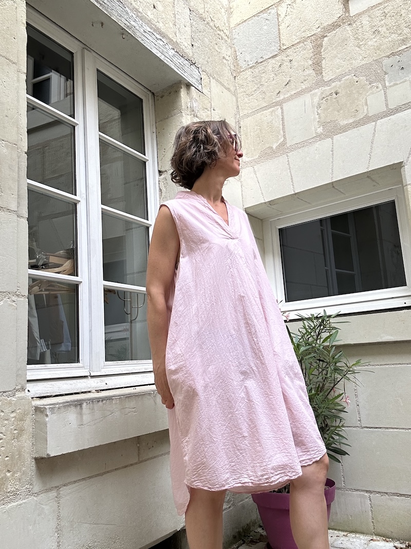 Robe courte femme effet boule – Sans manches avec poches – Écru, rose ou taupe